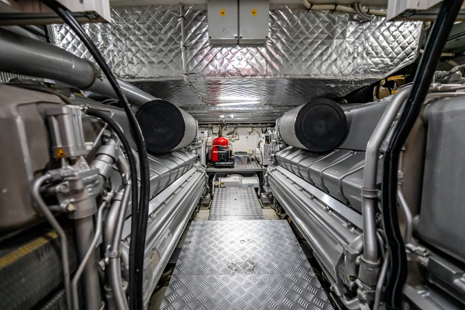 2019 Pershing 8X
