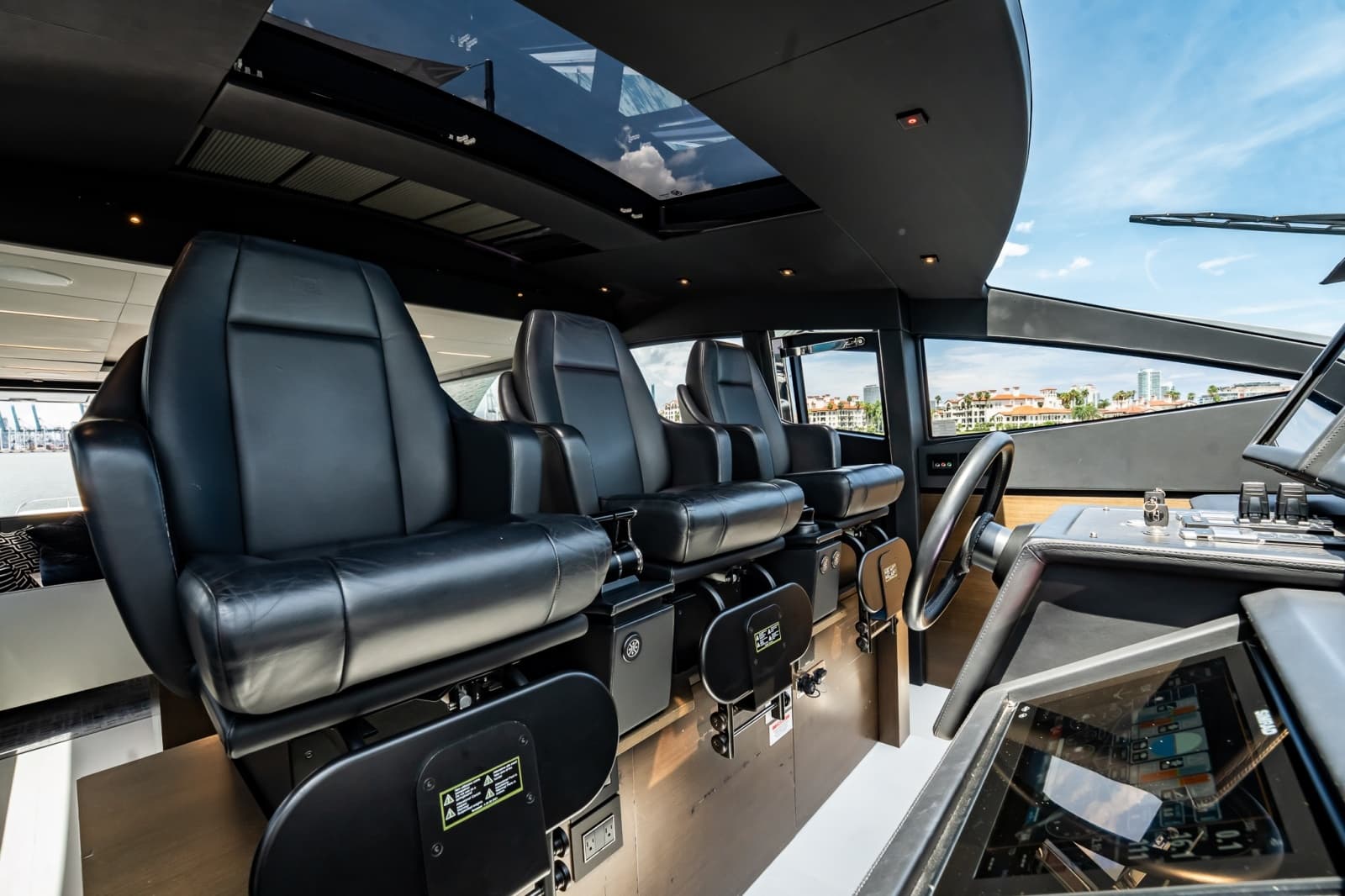 2019 Pershing 8X