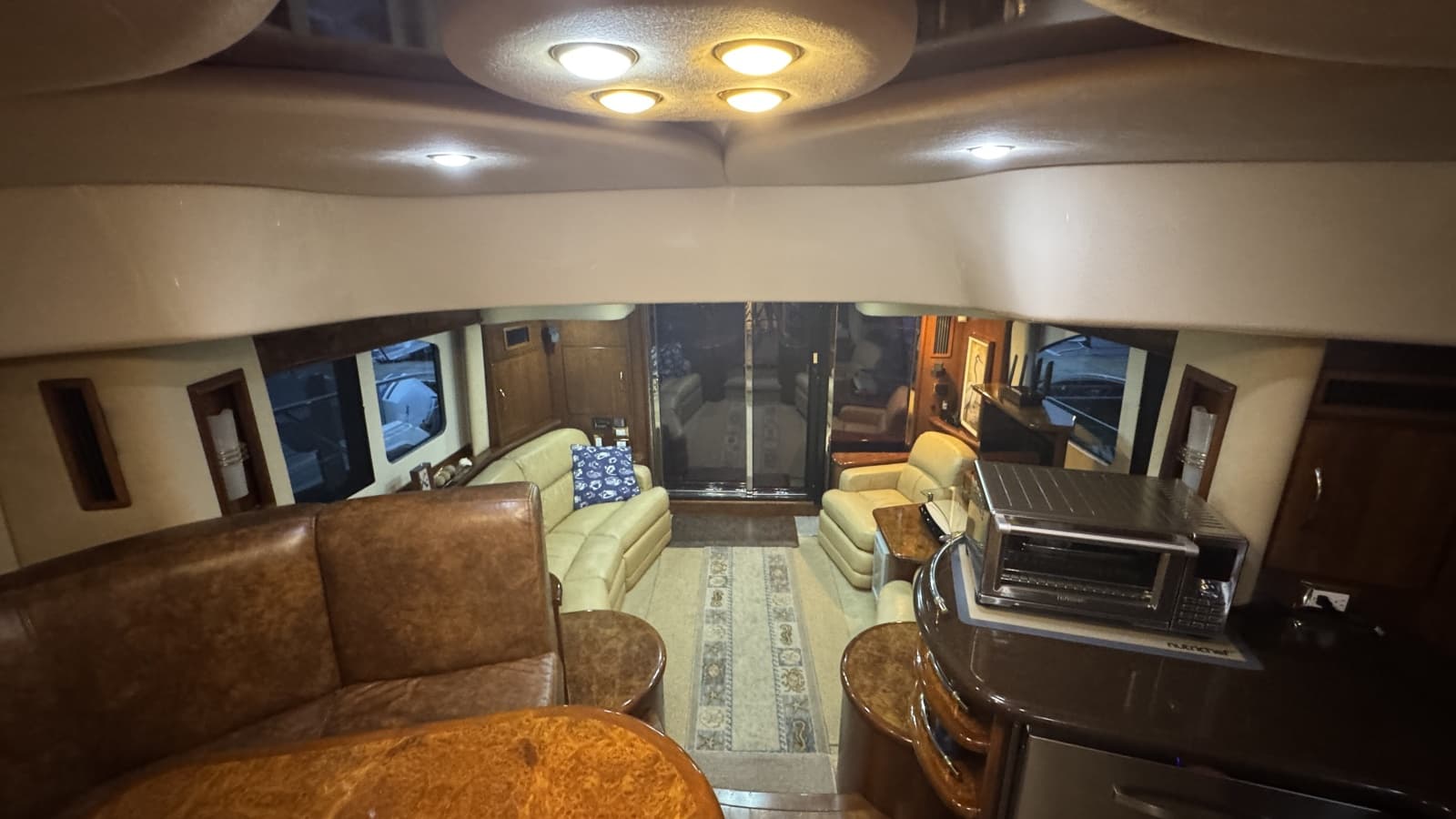 Salon Looking Aft 