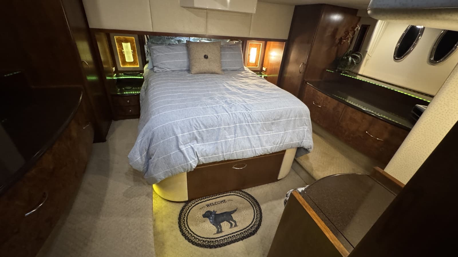 Master Stateroom - Full Beam, Amidship