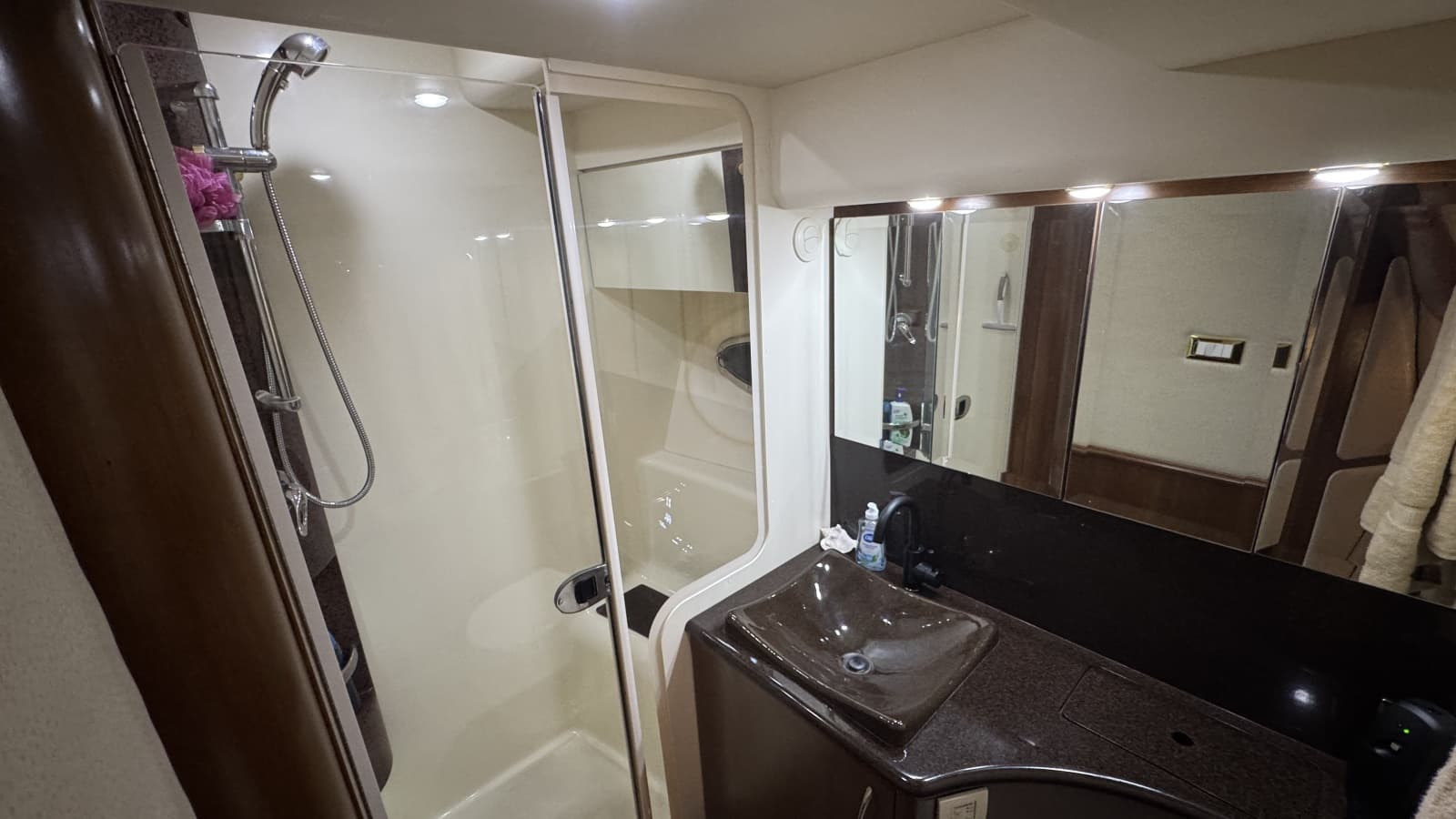 Master Ensuite Head