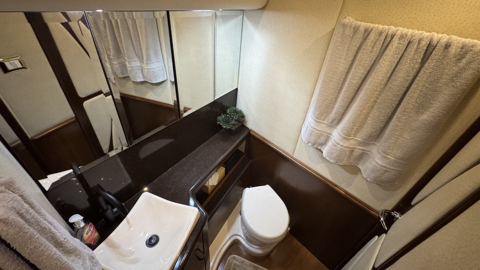 Forward VIP Ensuite