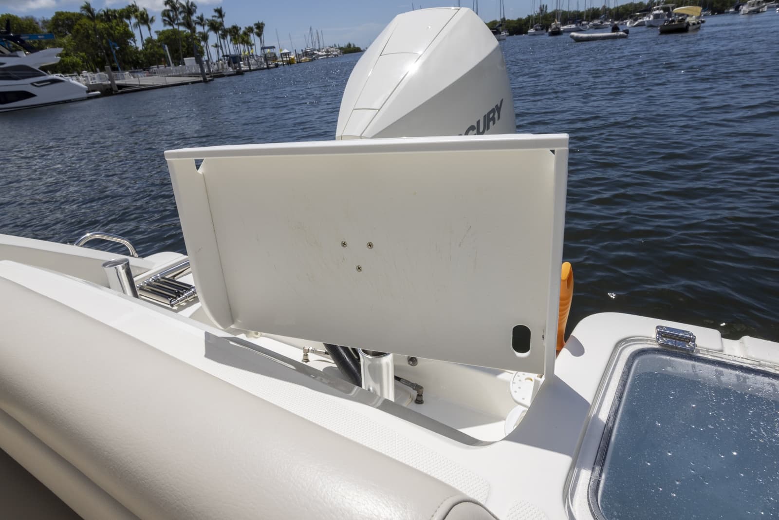 2021 Boston Whaler 230 OUTRAGE