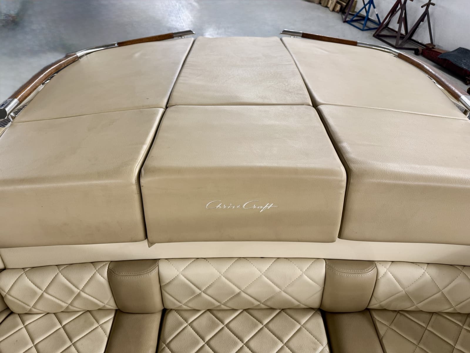 2016 Chris-Craft Carina 21