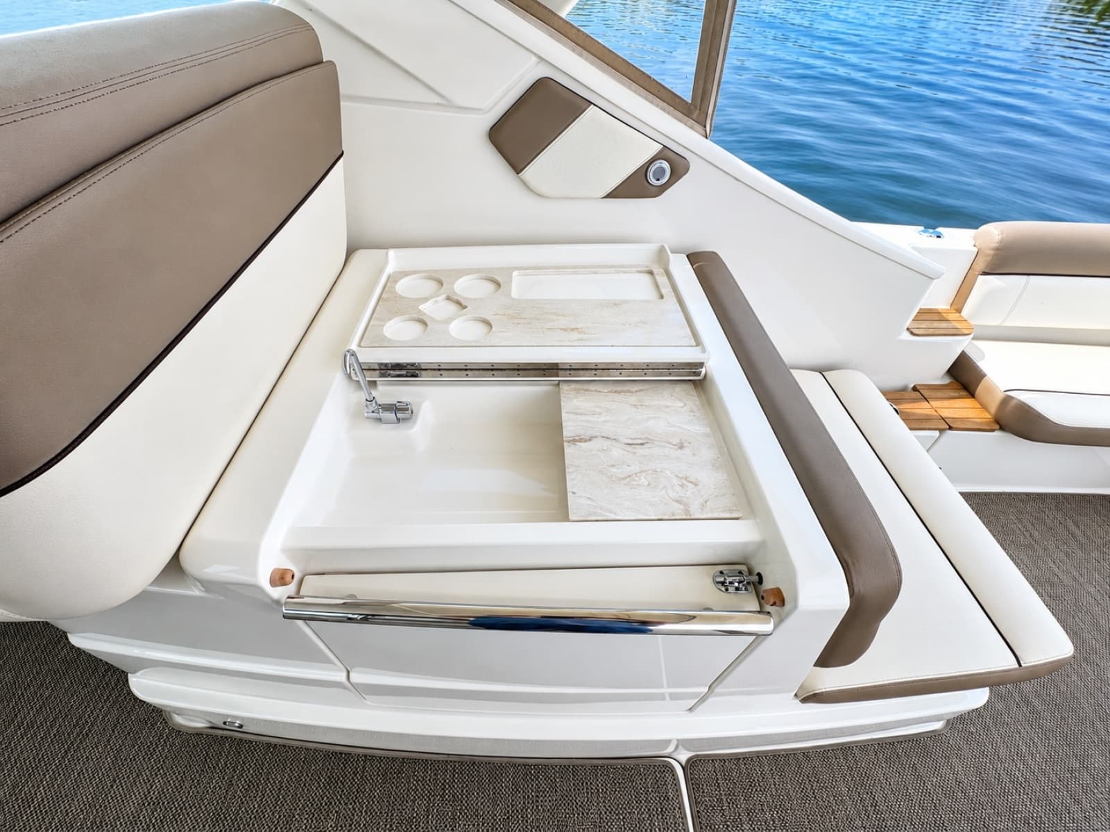 2015 Tiara Yachts 3100 Coronet