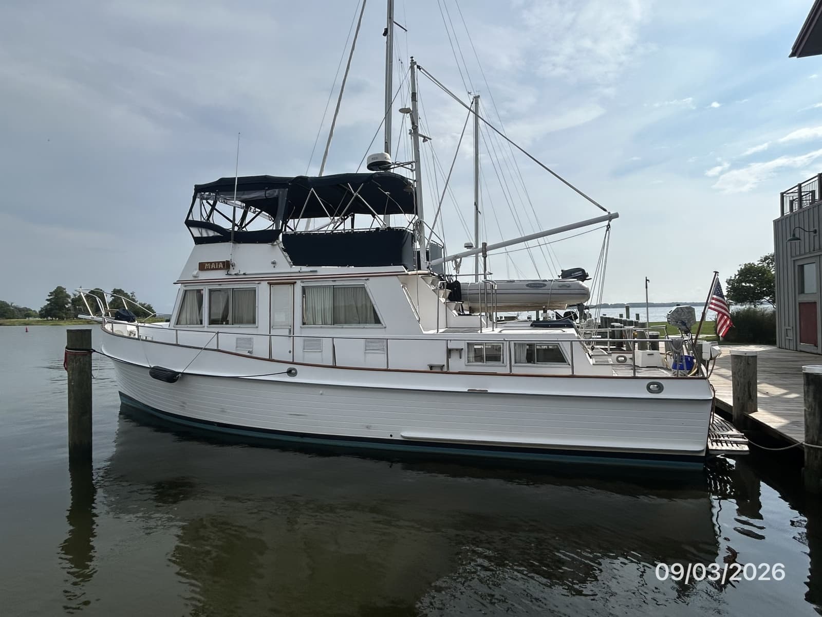 1989 Grand Banks Classic