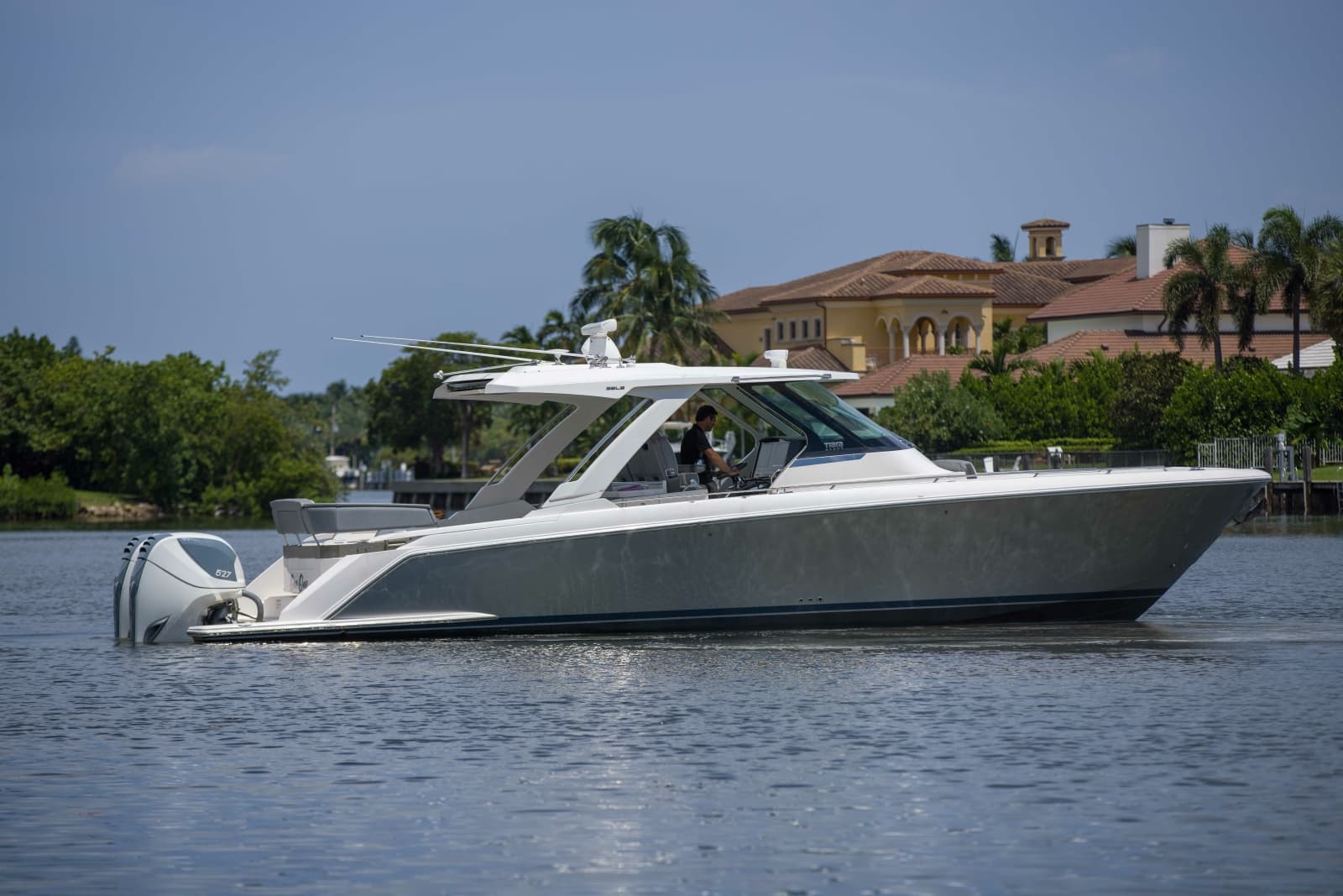 2019 Tiara Yachts 38LS