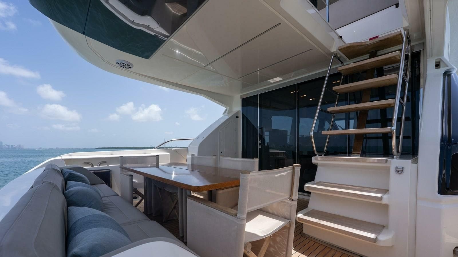 2020 Ferretti Yachts 670 Motoryacht