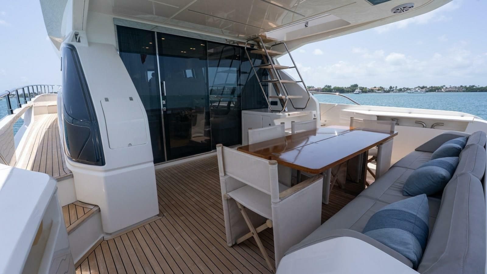 2020 Ferretti Yachts 670 Motoryacht