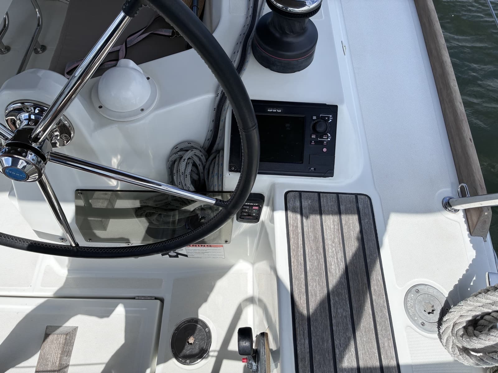 2015 Jeanneau Sun Odyssey 349