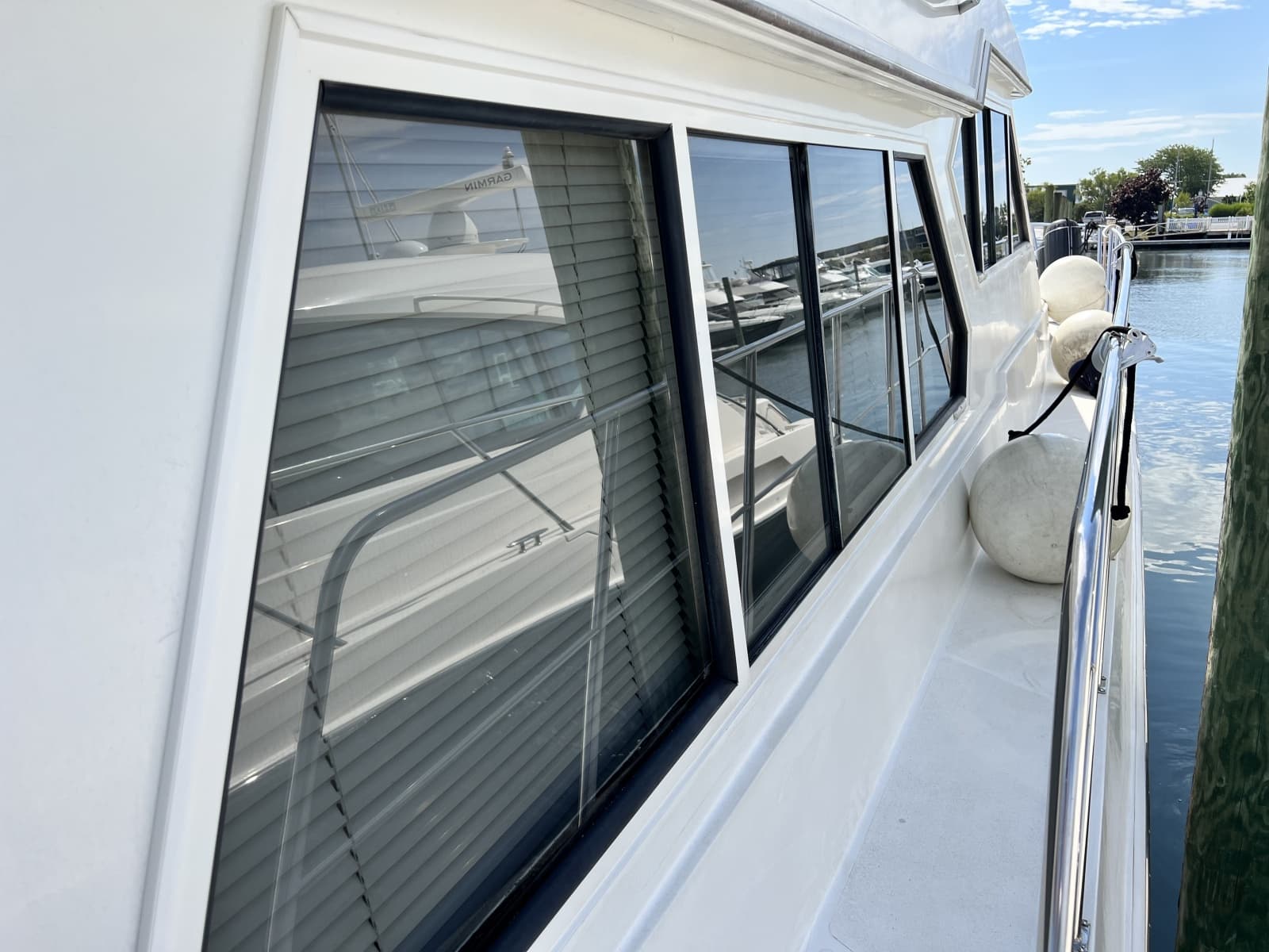 2004 Navigator 4400