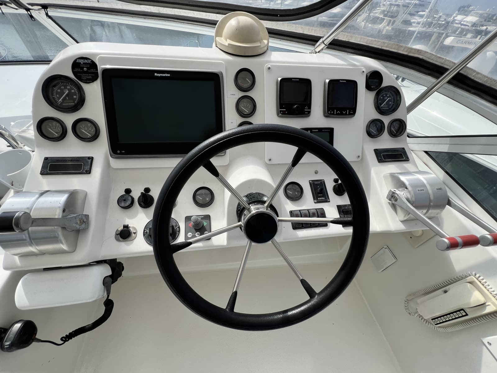2004 Navigator 4400