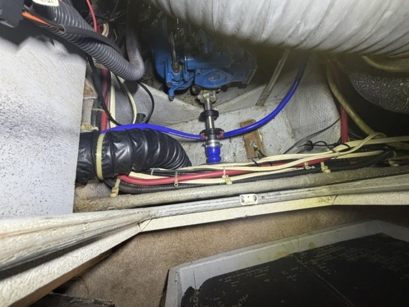 Port shaft seal