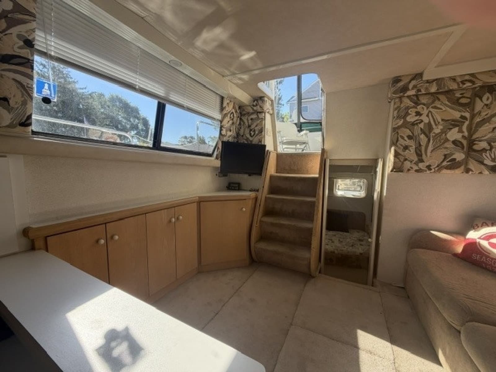 Salon looking aft