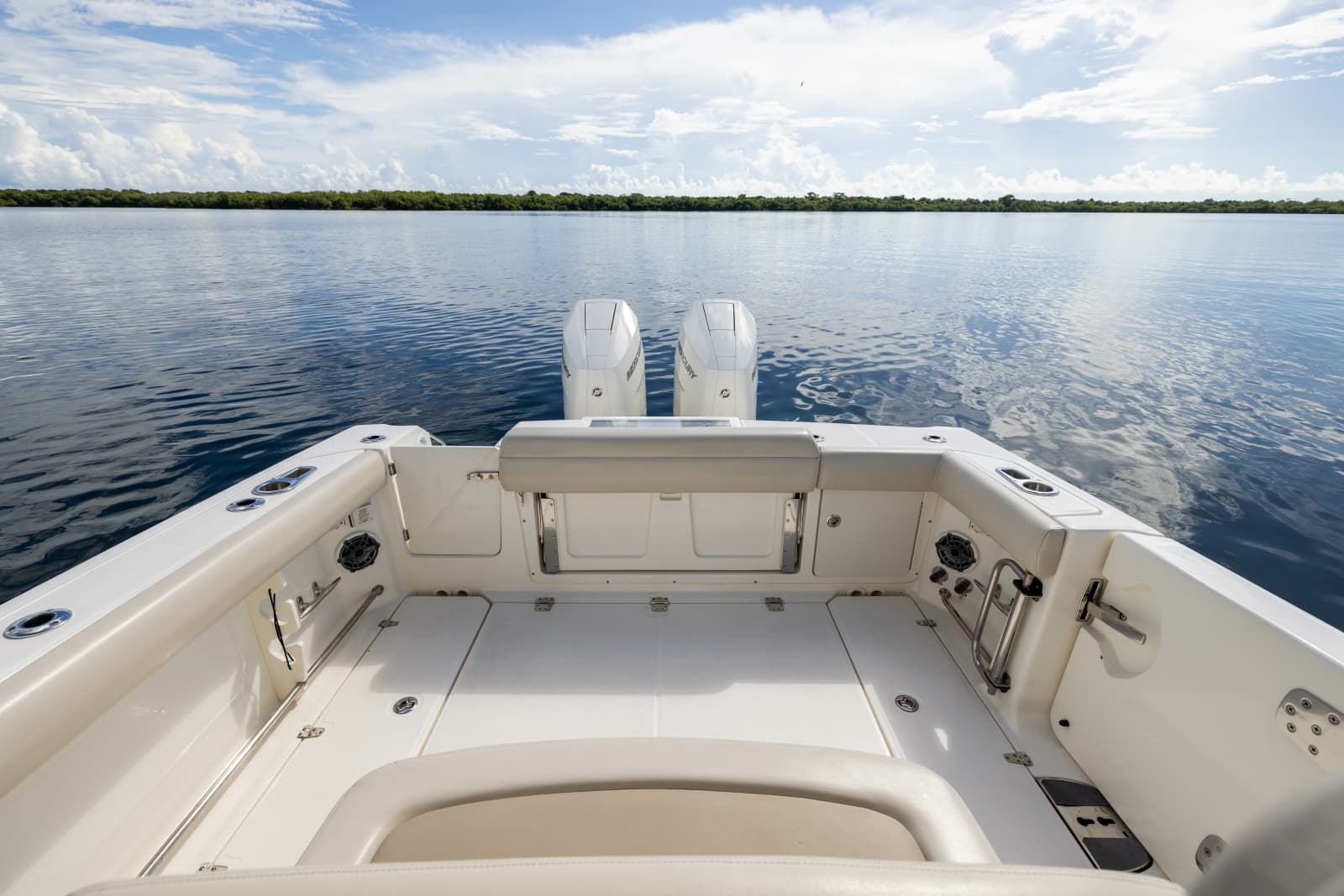 2024 Boston Whaler 330 Outrage