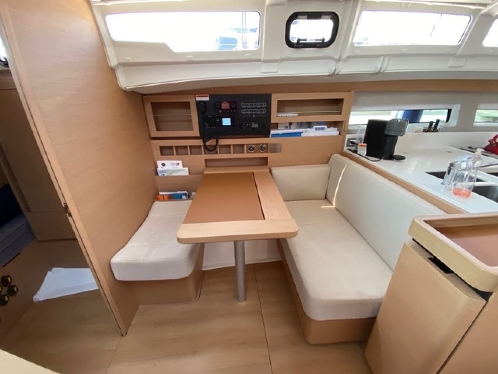 2020 Jeanneau Sun Odyssey 490