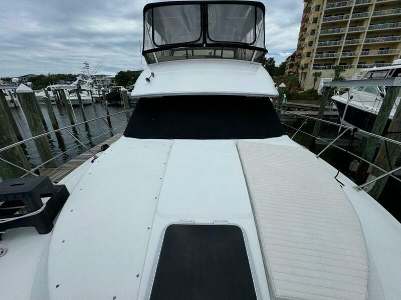 9 1999 Carver 406 Bow