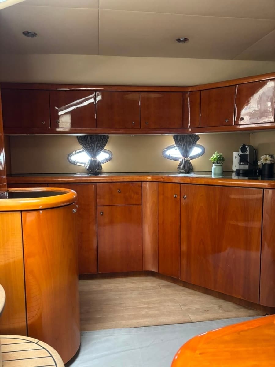 2004 Sunseeker Portofino 46