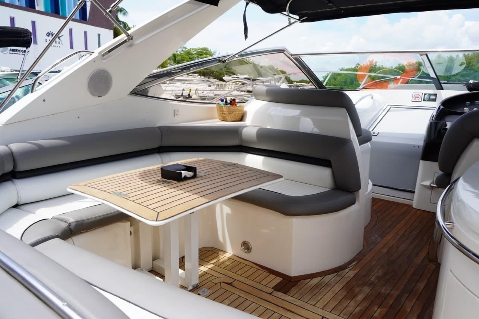2004 Sunseeker Portofino 46