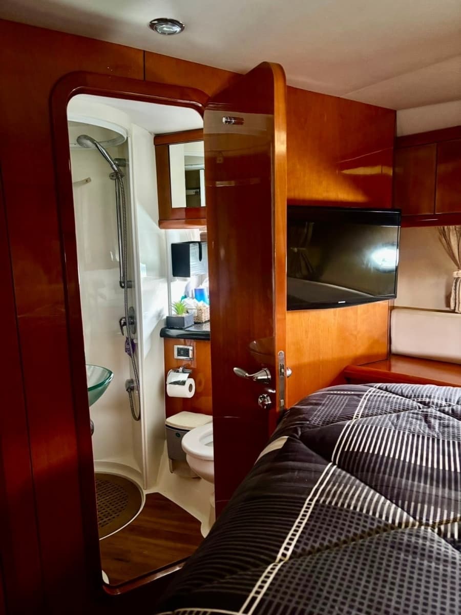 2004 Sunseeker Portofino 46