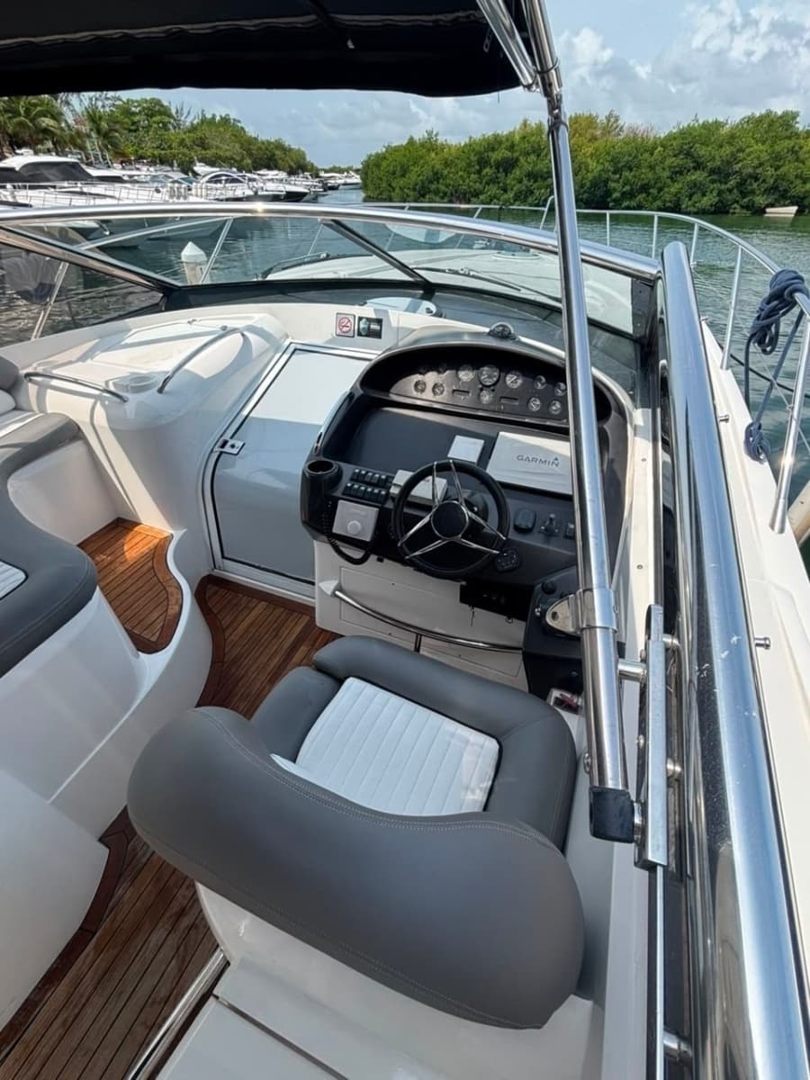 2004 Sunseeker Portofino 46