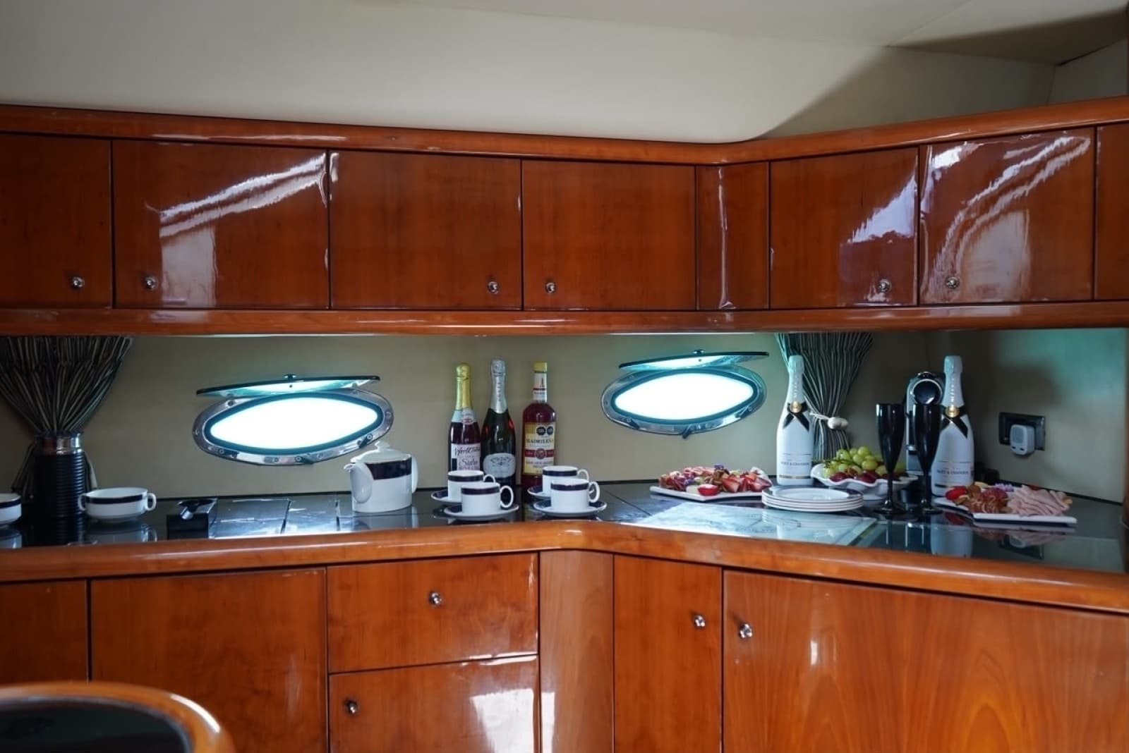 2004 Sunseeker Portofino 46
