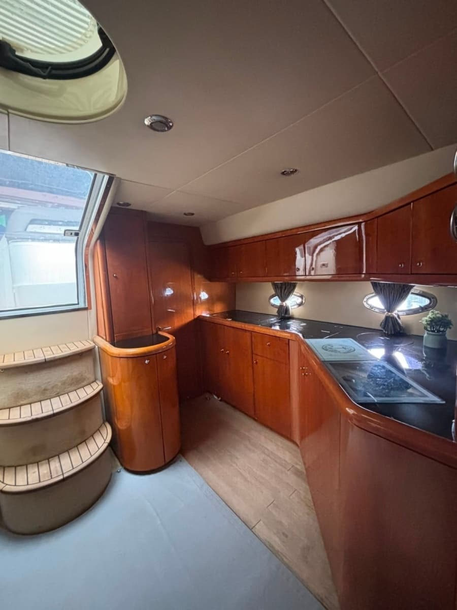 2004 Sunseeker Portofino 46