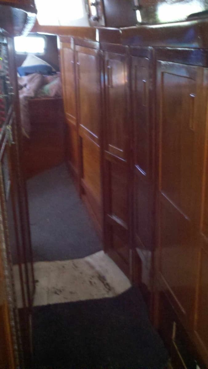 1976 Islander 47