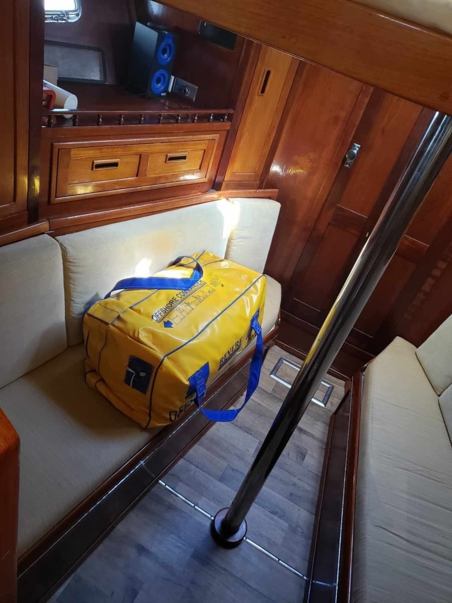 1976 Islander 47