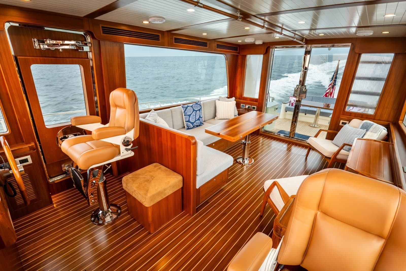 2027 Hunt Yachts 56 Flybridge