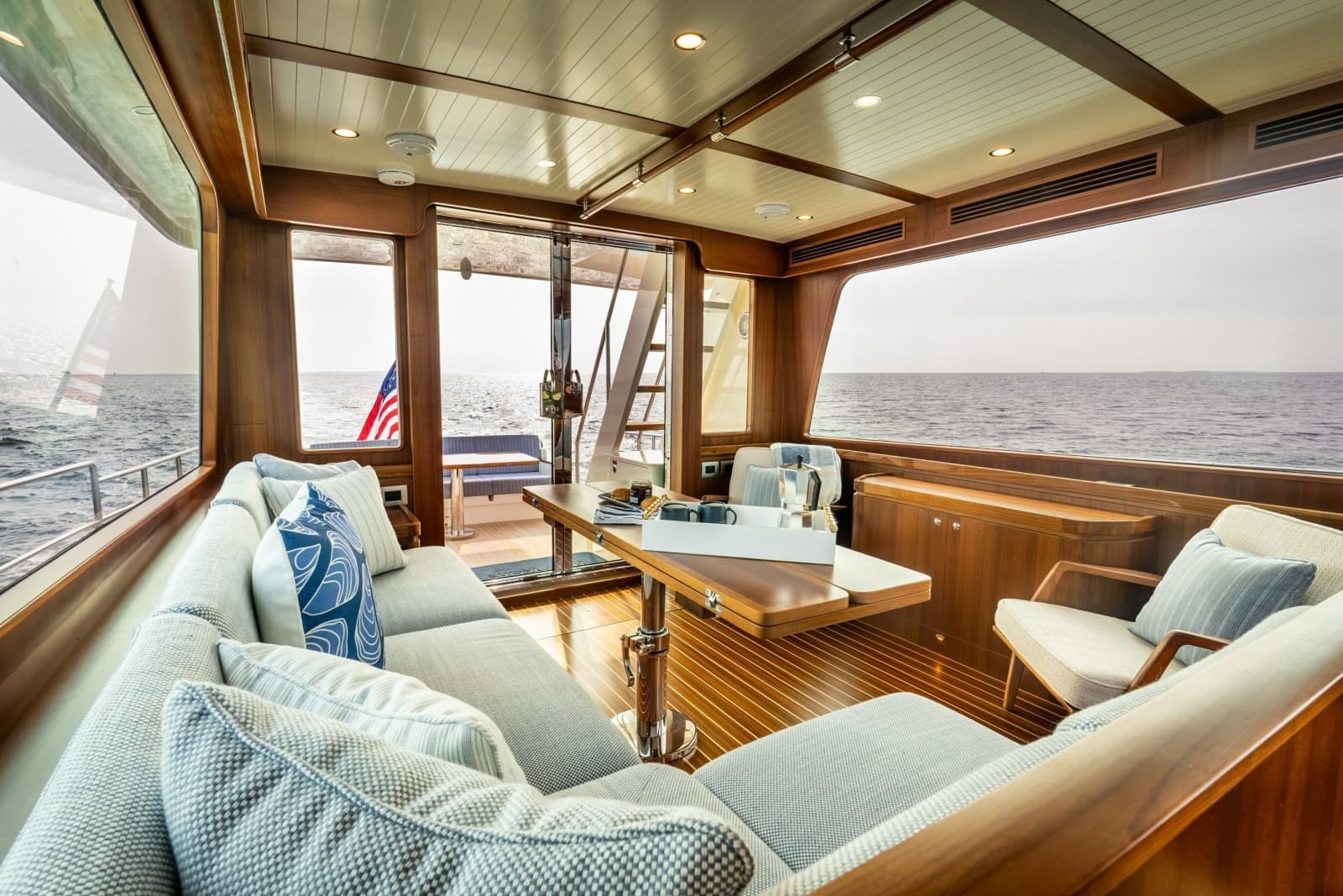 2027 Hunt Yachts 56 Flybridge