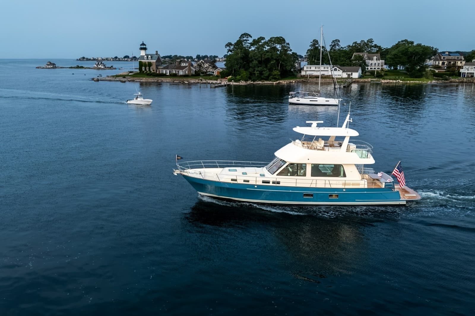 2027 Hunt Yachts 56 Flybridge