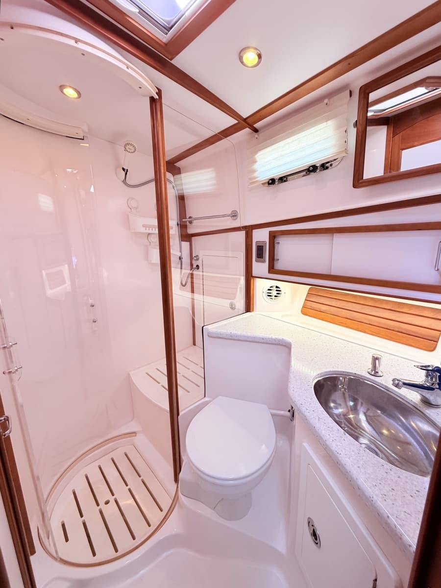 2012 Sabre 42 Salon Express