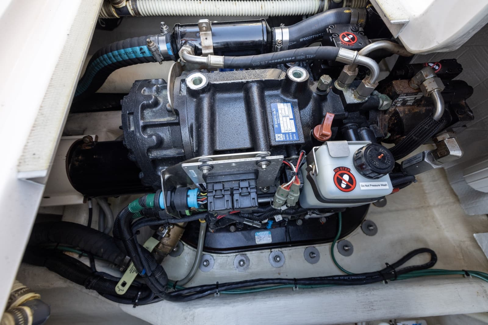 2012 Sabre 42 Salon Express