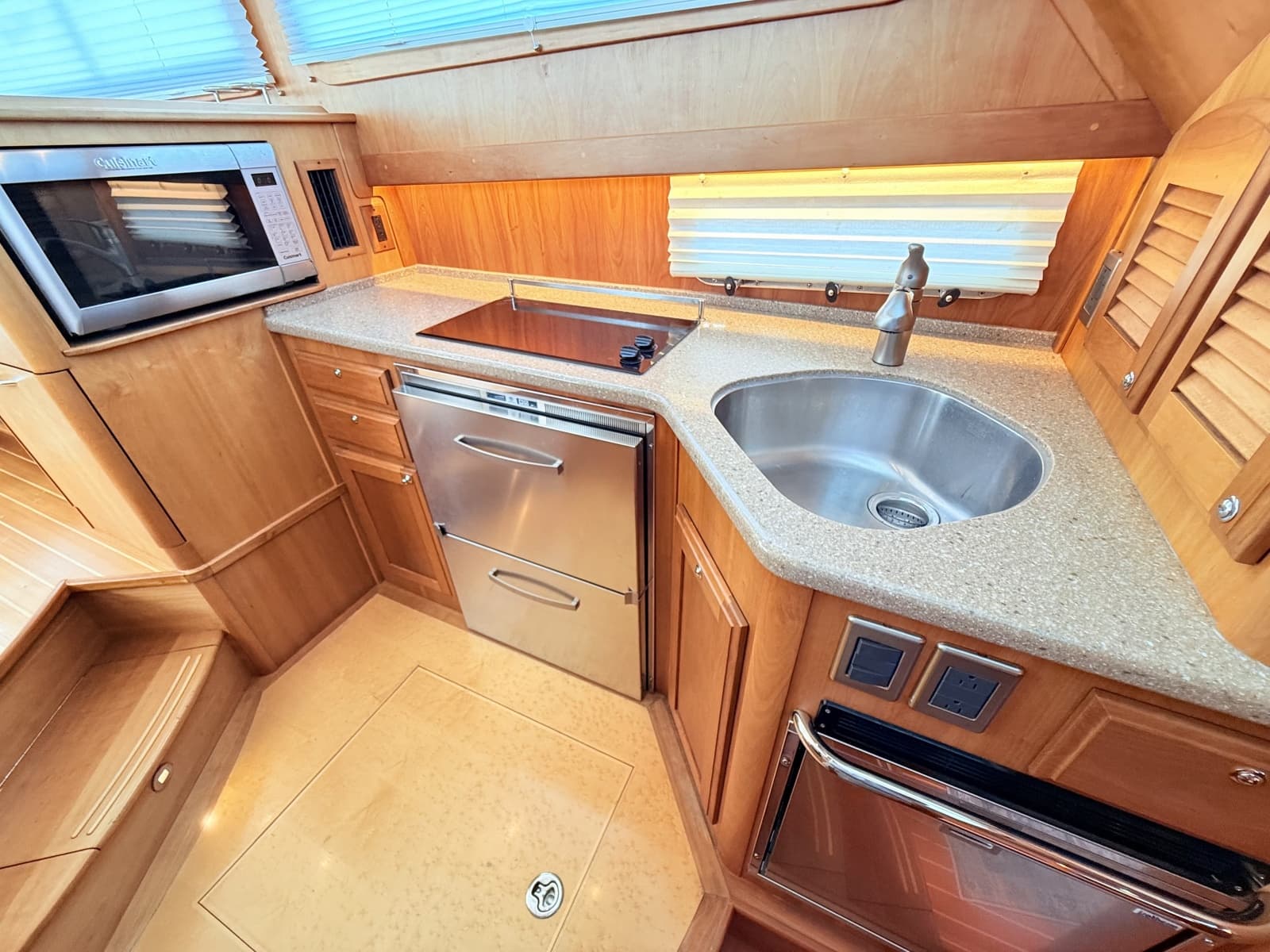 2012 Sabre 42 Salon Express