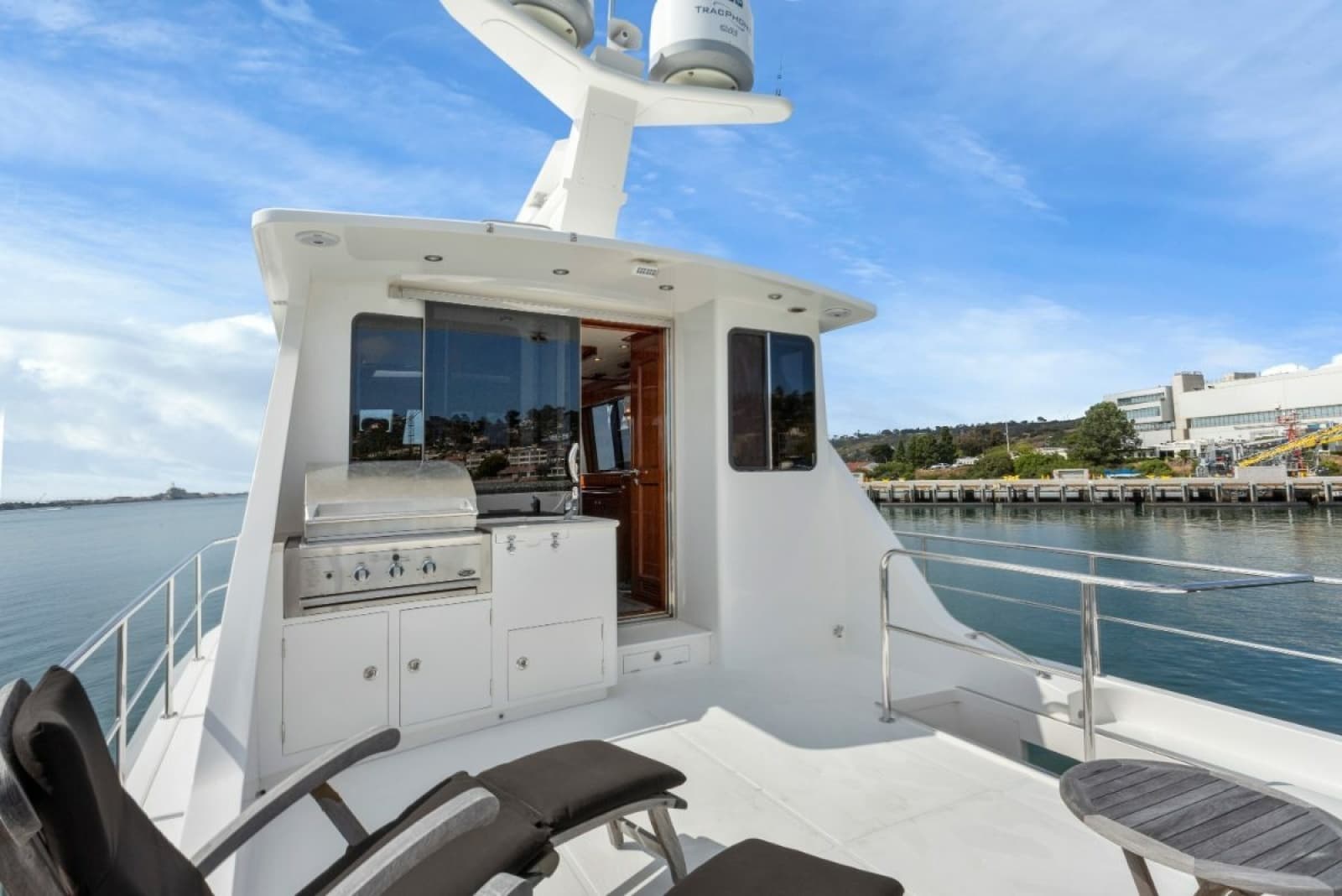 2014 Hampton 760 Sky Lounge Motor Yachts