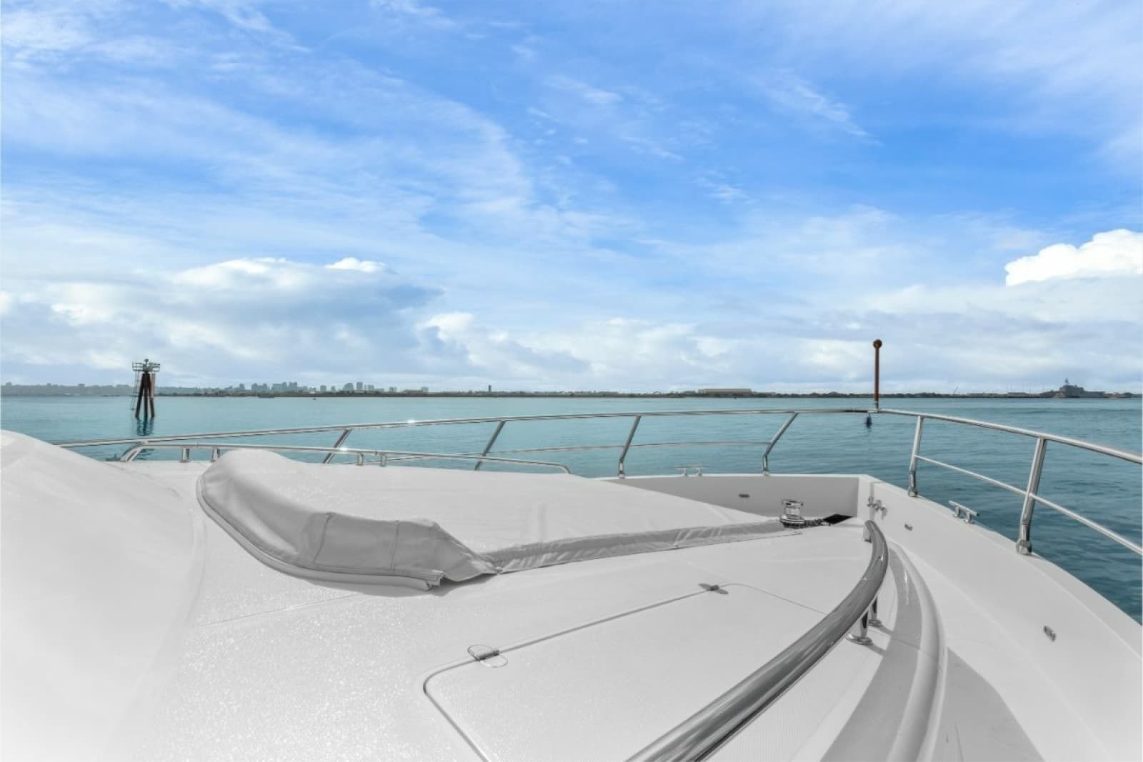 2014 Hampton 760 Sky Lounge Motor Yachts
