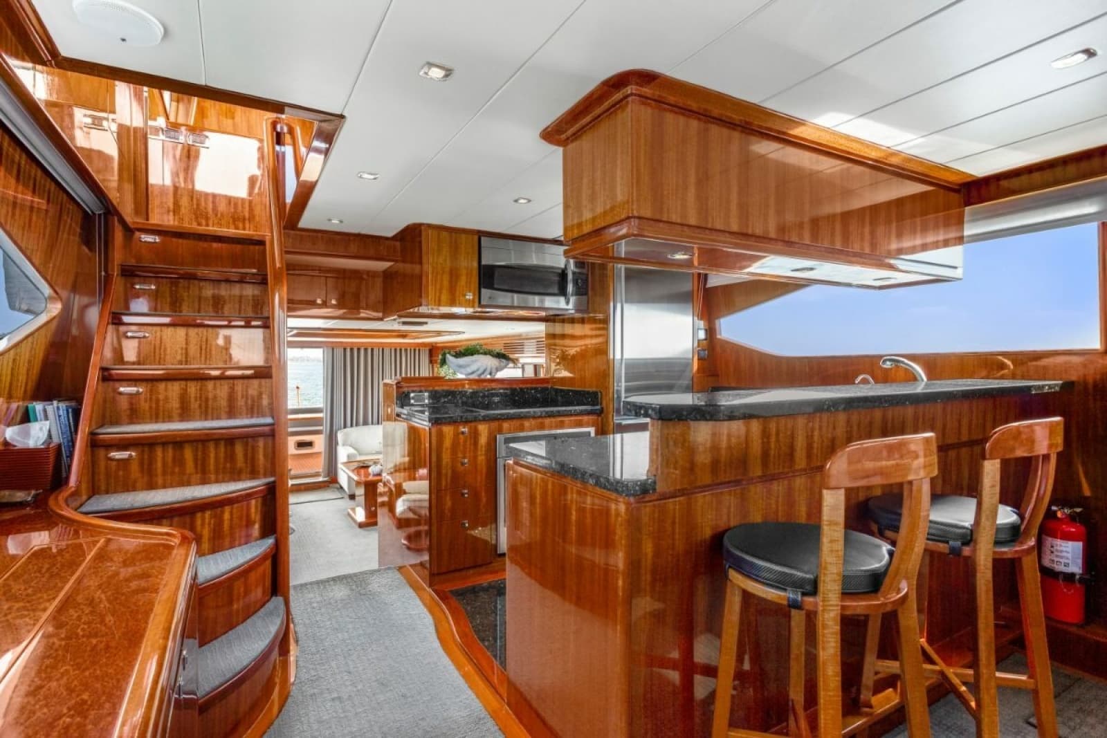 2014 Hampton 760 Sky Lounge Motor Yachts