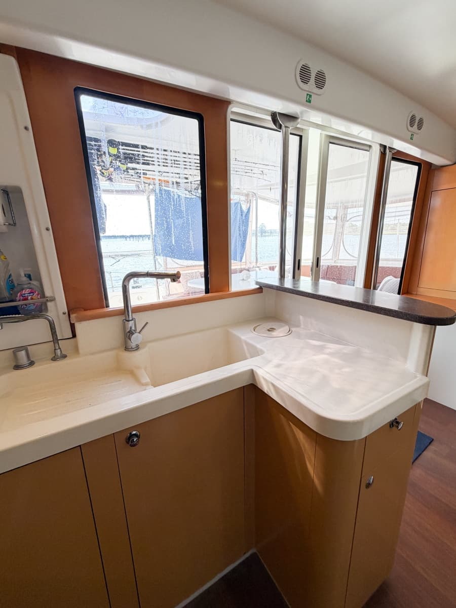 2008 Fountaine Pajot Orana 44