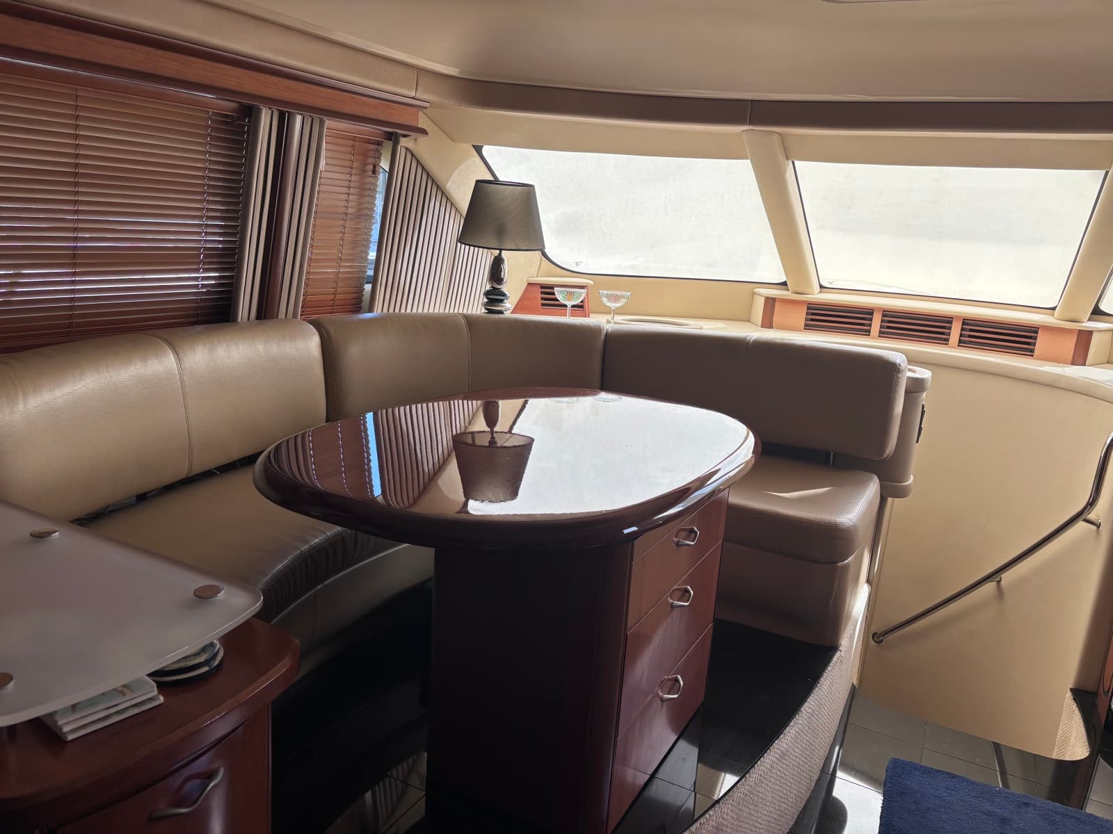 2005 Sea Ray 550 SEDAN BRIDGE