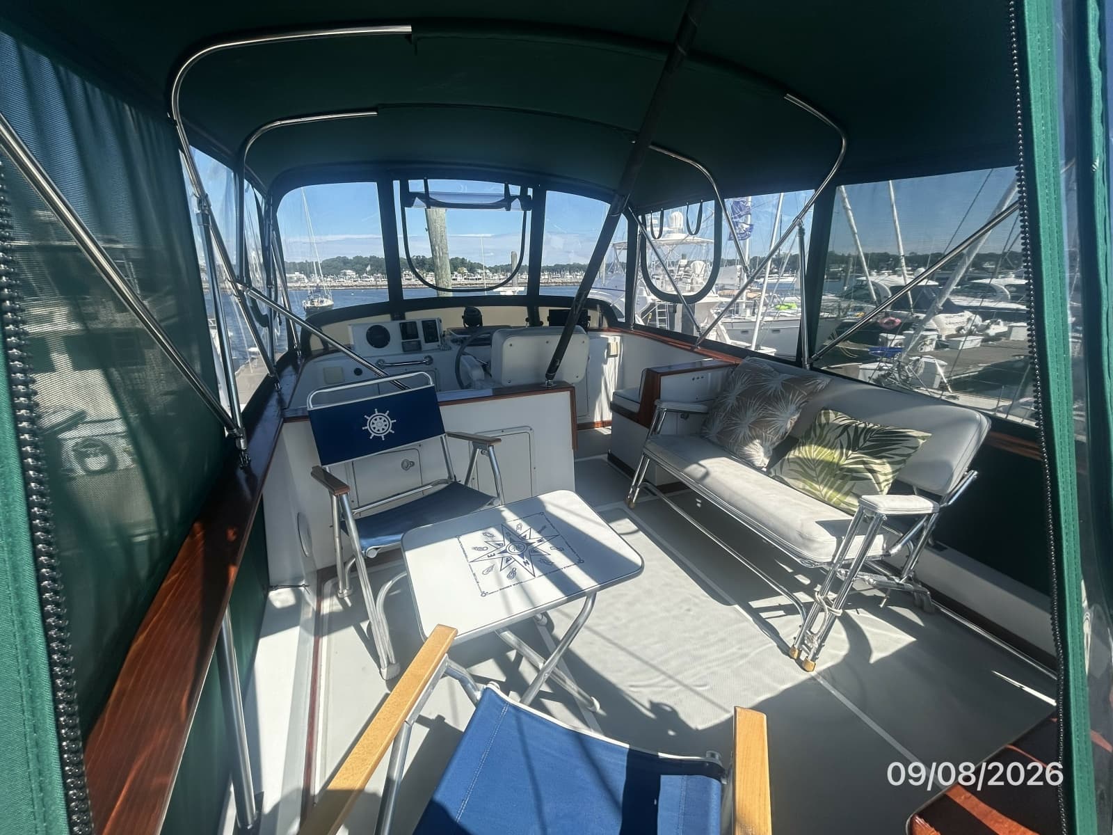 36' Monk flybridge forward