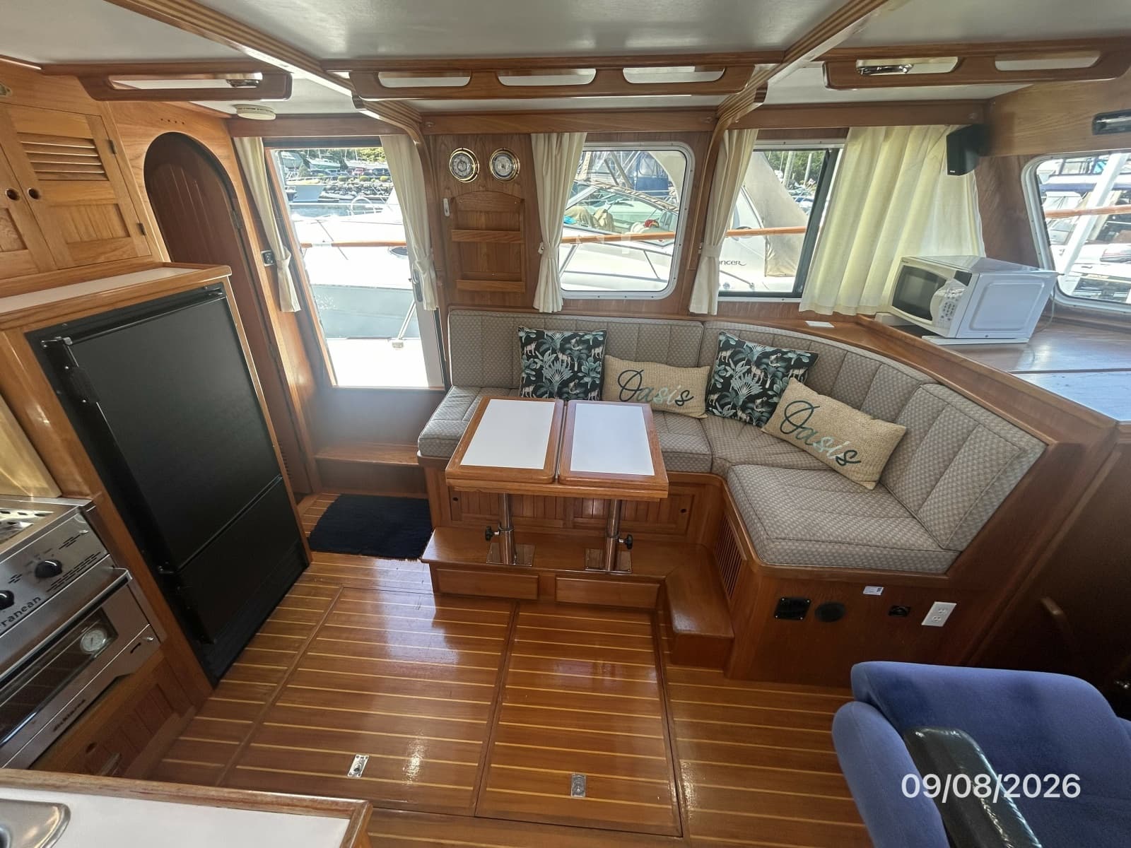 36' Monk salon port