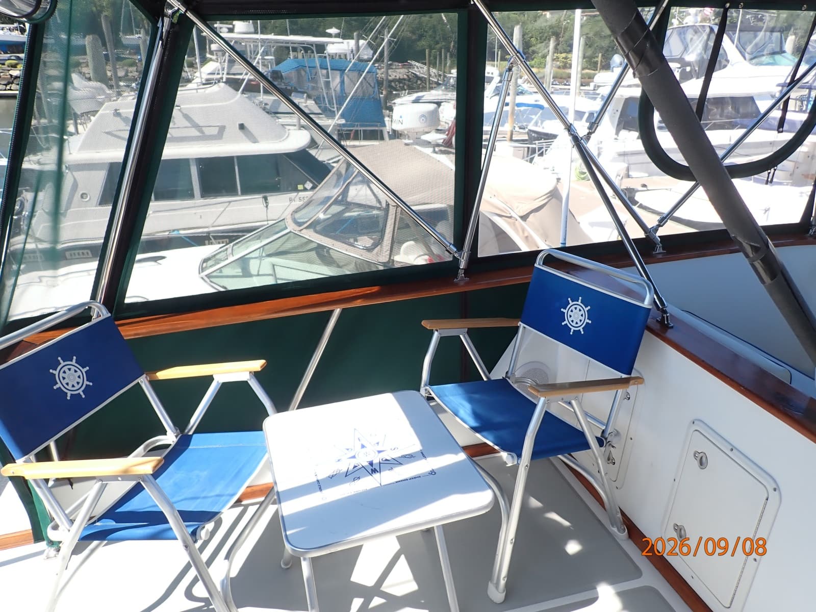 36' Monk flybridge port aft seating