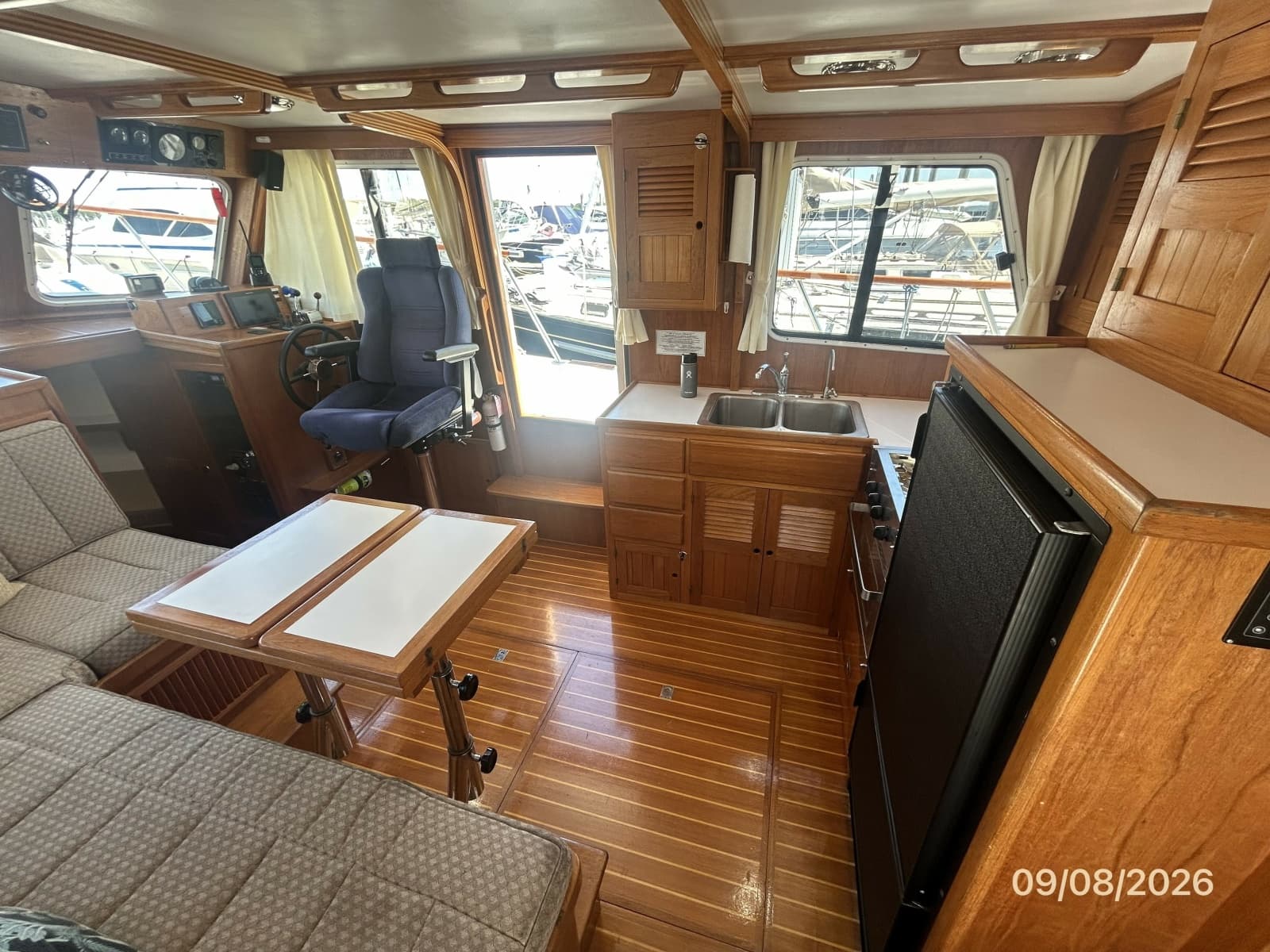 36' Monk salon starboard
