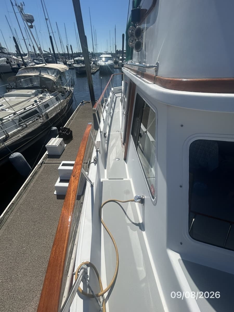 36' Monk starboard side deck1