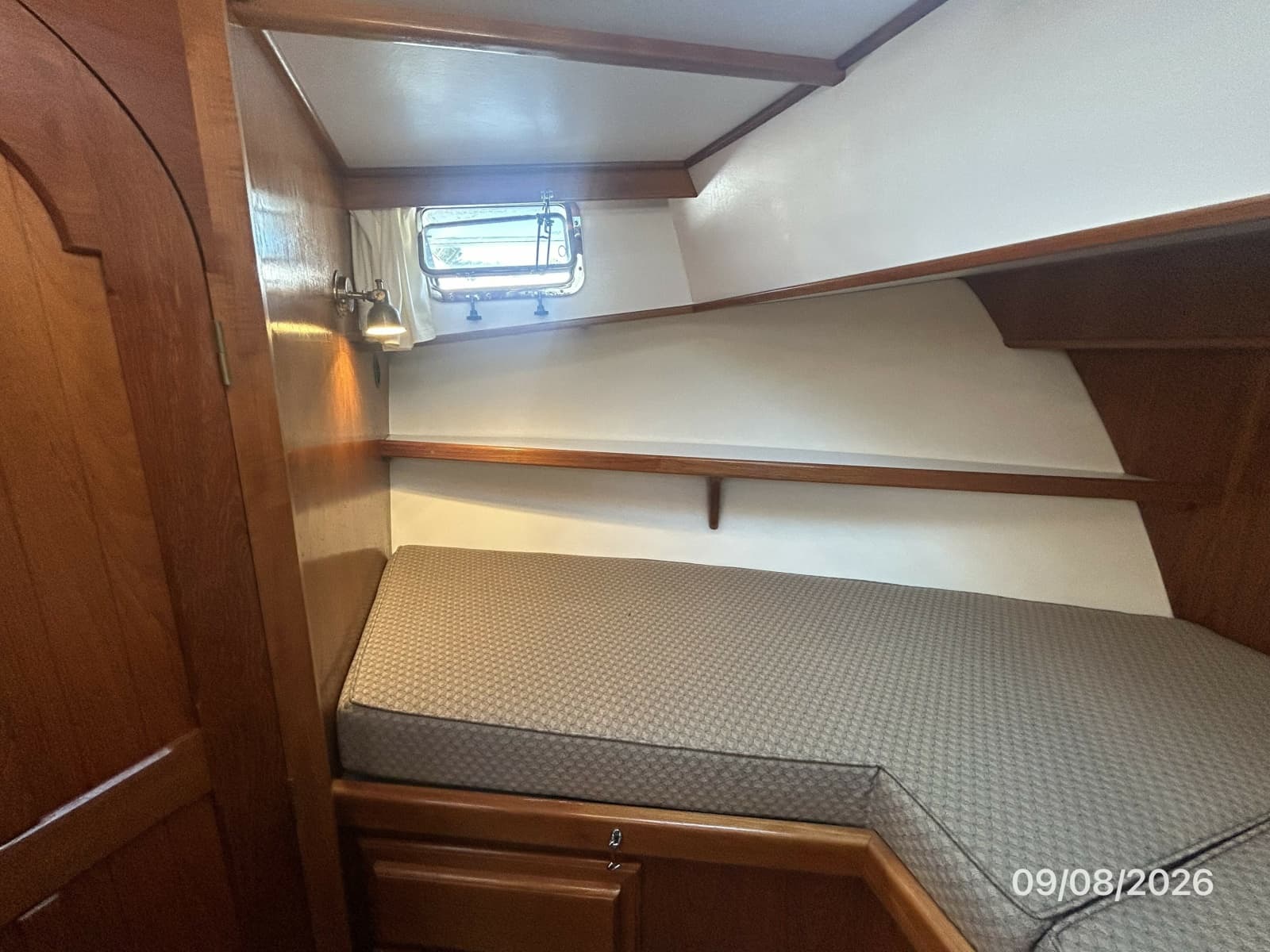 36' Monk guest stateroom port
