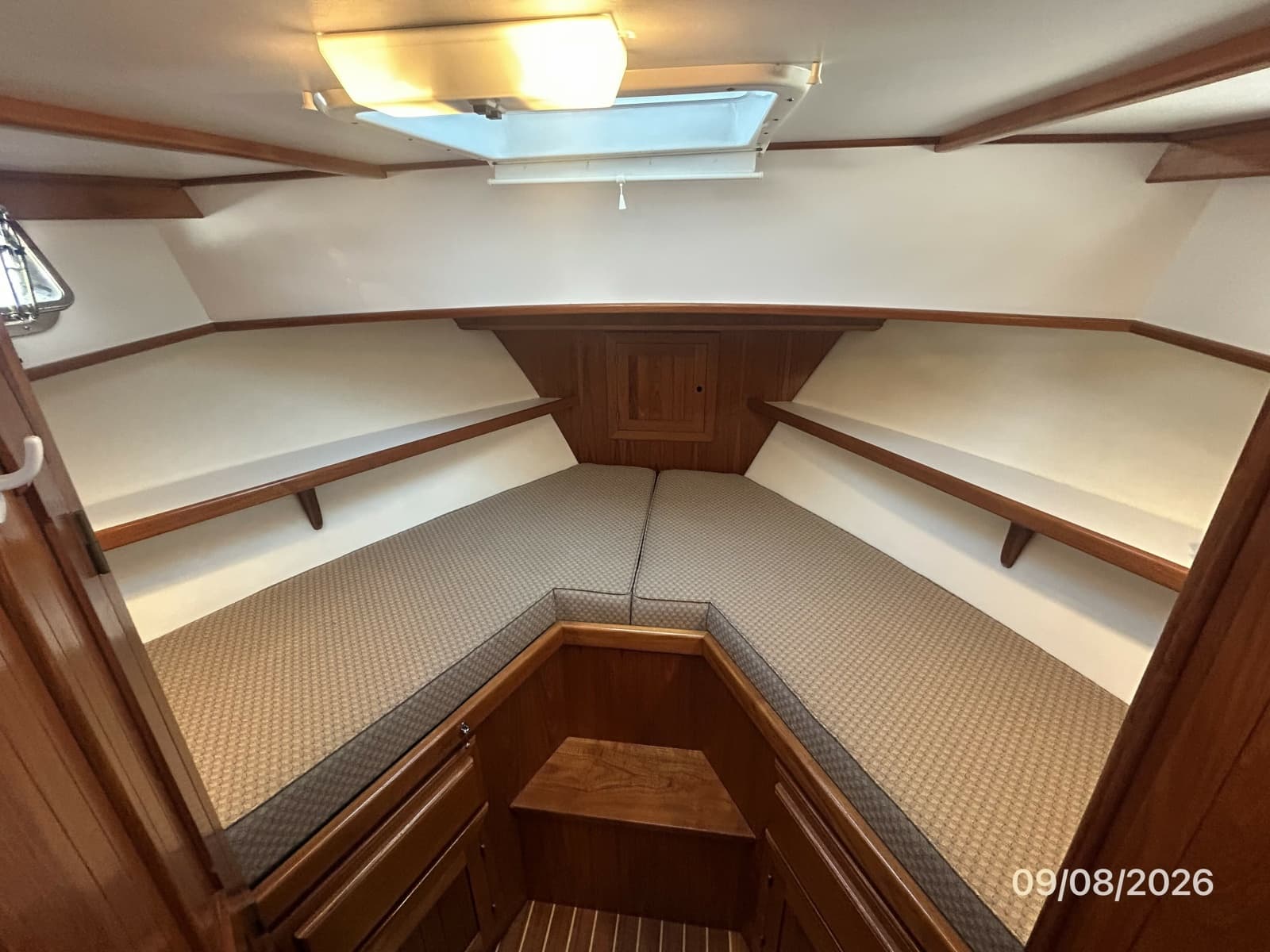36' Monk guest stateroom