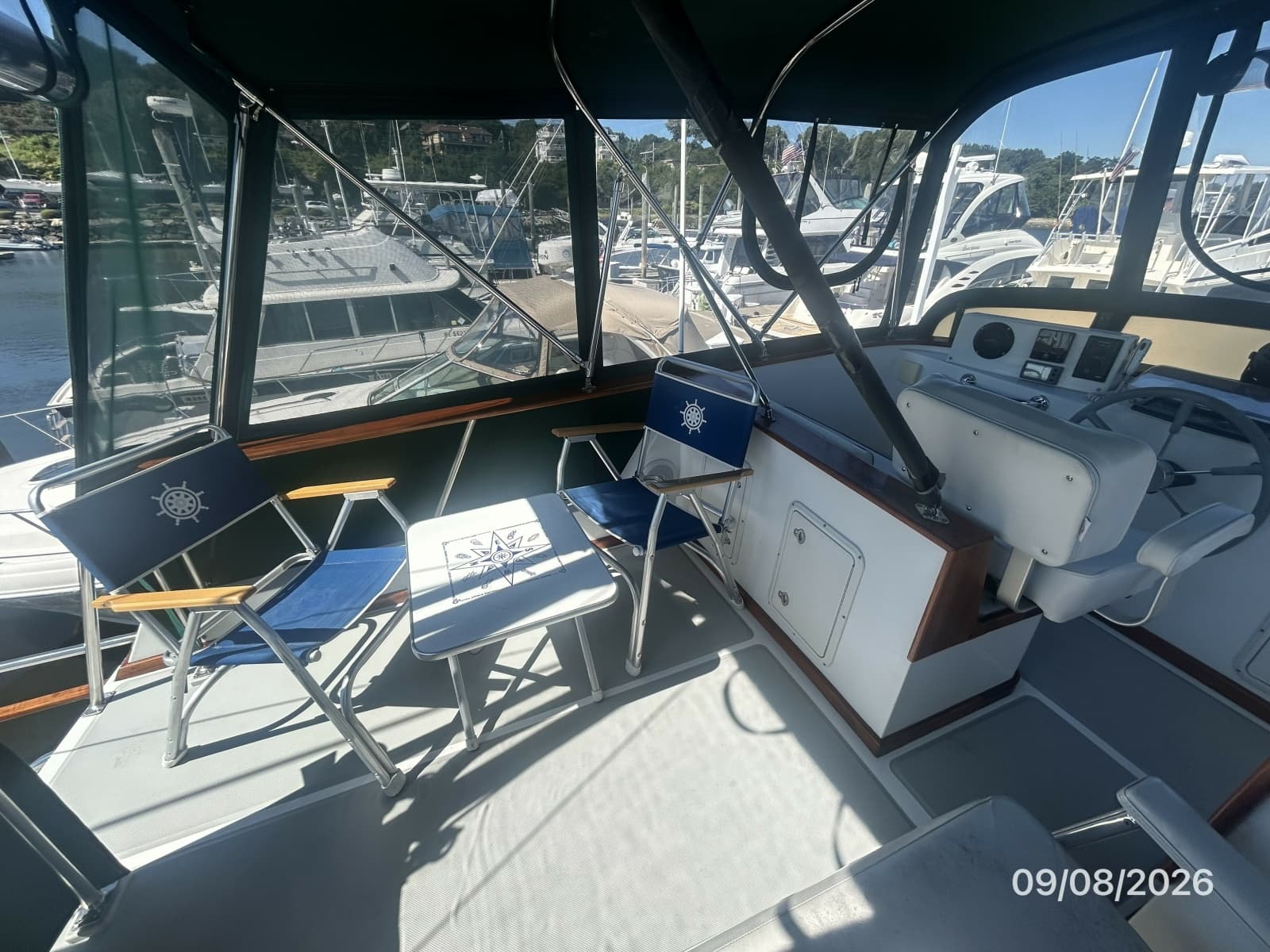 36' Monk flybridge port