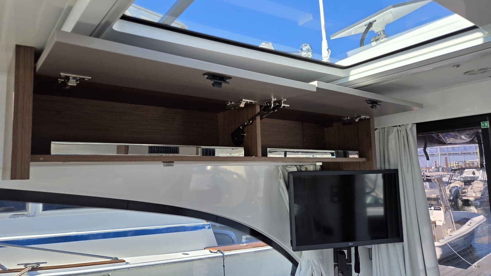 2025 Beneteau Antares 11 Coupe
