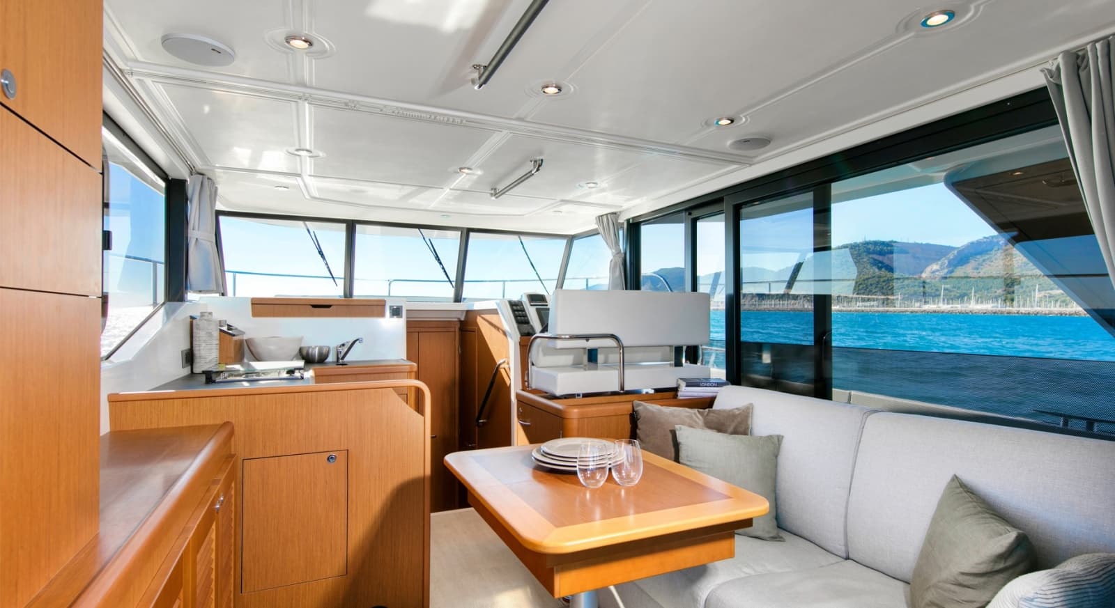 Manufacturer Provided Image - Salon Forward View